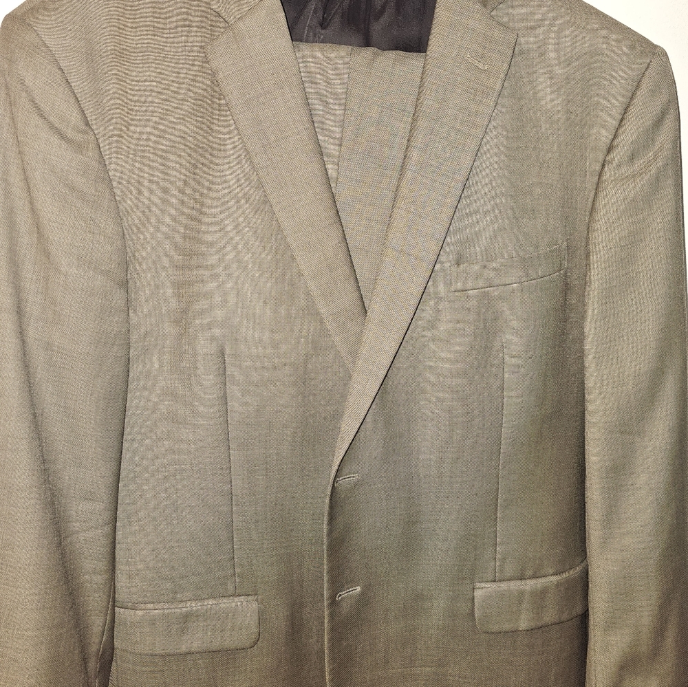 Men's taupe suit